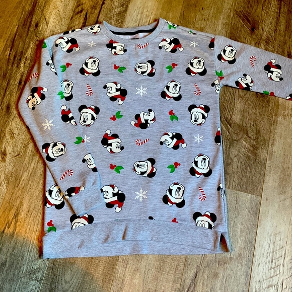 Disney Sweaters - Mickey Mouse Christmas crewneck like new!!!! Size S